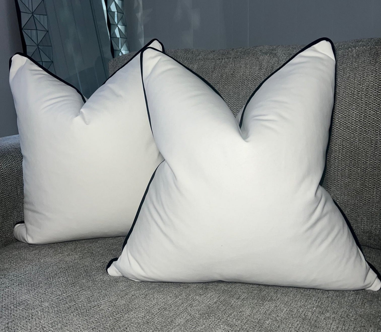 Plush Optic White Black